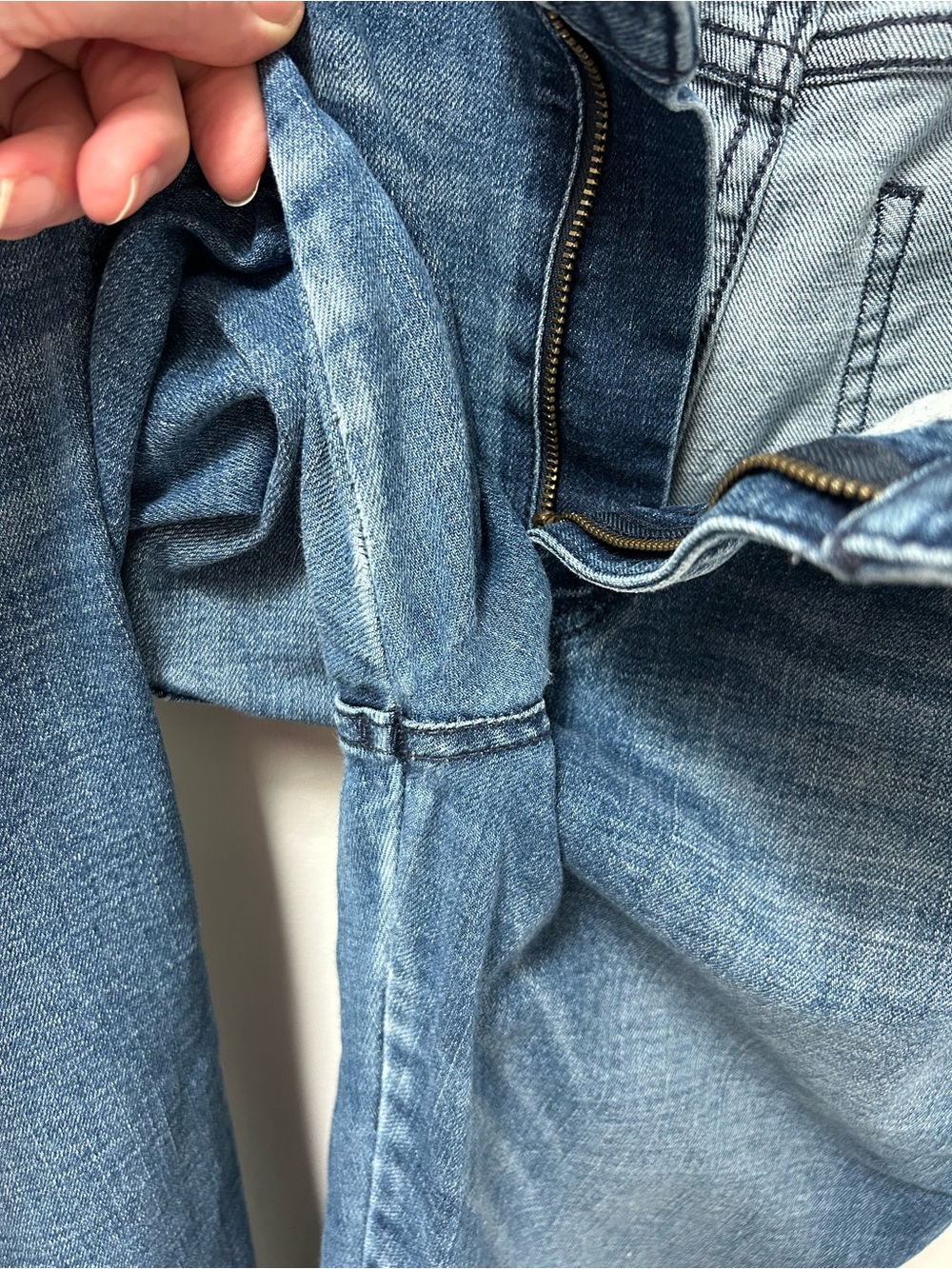 GUESS Women's sexy flare jeans size 30 - Picture 5 of 5